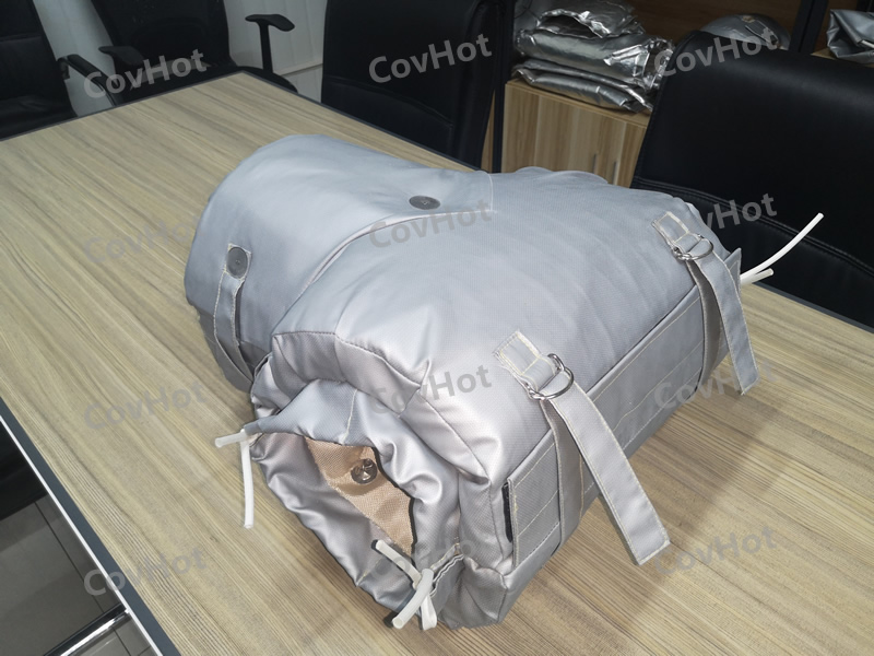 ? ? ? ?冬季氣溫逐漸變冷，我們大家自覺不自覺的都穿上了厚厚的衣服御寒。那么問題來了，我們的設備是否“穿暖”了？要不要穿些東西？穿哪些可以溫暖過冬？ ? ? ? ?石油，電力，化工等很多行業裝置每年冬季都會開展設備防凝凍工作，目的就是不凍壞一臺設備、一條管線。設備凝凍只是因為環境溫度的降低，解決這個問題常規來說不外乎就是做保溫。 ? ? ? ?為此，科好特開發了可以與閥門及設備一同工作的可拆裝保溫產品，安裝和拆卸變得容易，可反復使用。<a href=http://m.f9177.cn/e/tags/?tagname=%E9%98%80%E9%97%A8%E4%BF%9D%E6%B8%A9 target=_blank class=infotextkey>閥門保溫</a>產品用材屬于輕質柔性無石棉材料，在高度復雜和狹窄的區域同樣可以很好使用，無論是截止閥、球閥等均可安裝。通常用戶只需提供閥門名稱型號和同一型號數量清單即可訂購相應的可拆卸<a href=http://m.f9177.cn/e/tags/?tagname=%E9%98%80%E9%97%A8%E4%BF%9D%E6%B8%A9%E5%A5%97 target=_blank class=infotextkey><a href=http://m.f9177.cn/e/tags/?tagname=%E9%98%80%E9%97%A8%E4%BF%9D%E6%B8%A9 target=_blank class=infotextkey>閥門保溫</a>套</a>了，特殊類型需要提供詳細規格或尺寸。可拆卸<a href=http://m.f9177.cn/e/tags/?tagname=%E9%98%80%E9%97%A8%E4%BF%9D%E6%B8%A9 target=_blank class=infotextkey>閥門保溫</a>產品外觀漂亮整潔、表面可擦洗，環保，無污染。 ? ? ? ?給閥門穿上“保暖衣”，給企業“錦上添花”！