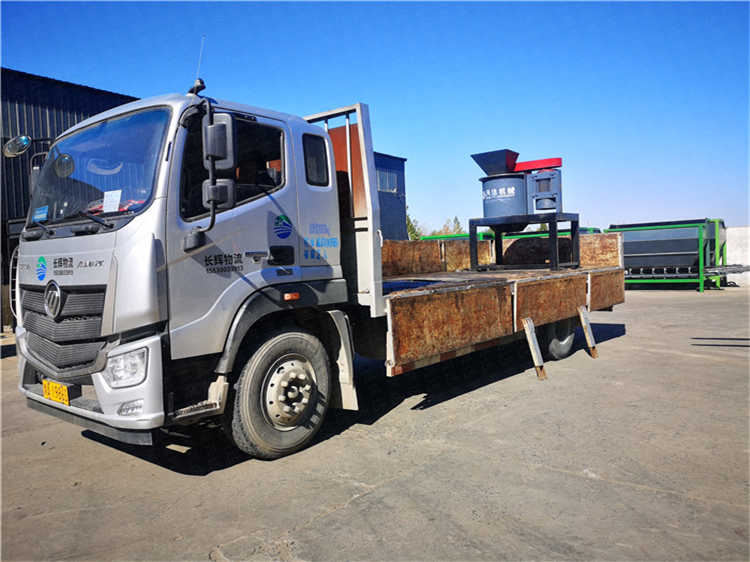 農(nóng)業(yè)垃圾有機(jī)廢棄物粉碎機(jī)立式破碎設(shè)備發(fā)貨