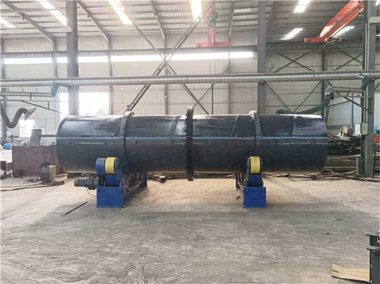 滾筒轉鼓造粒機鴨糞便經過發酵加工成有機肥,制粒機設備