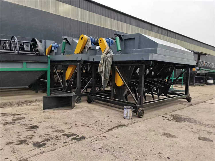 液壓槽式翻拋機(jī)適用于好氧發(fā)酵設(shè)備