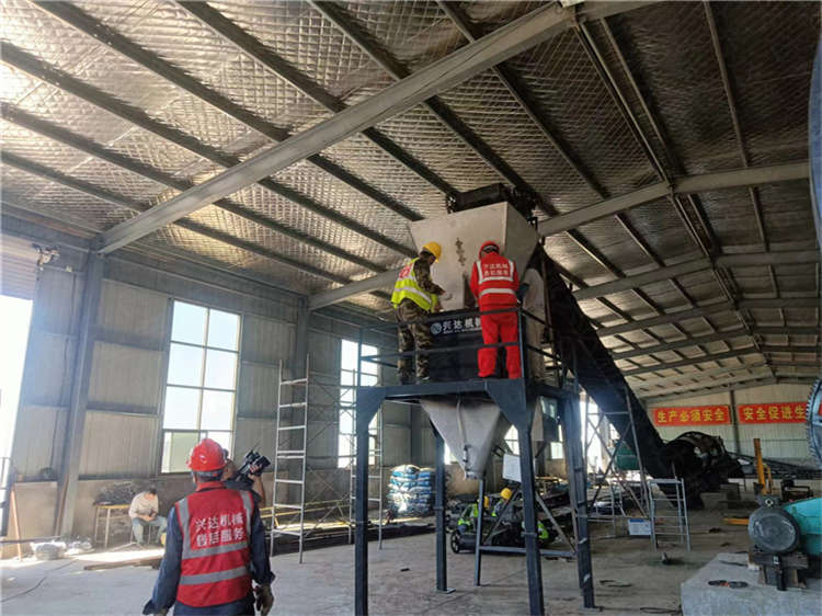 定量裝袋粉料顆粒自動包裝機,有機肥打包設(shè)備