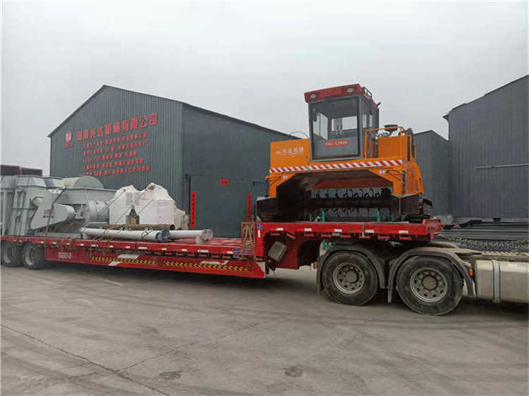 畜禽糞便室外地面堆肥履帶翻拋機(jī),自動(dòng)調(diào)動(dòng)功能