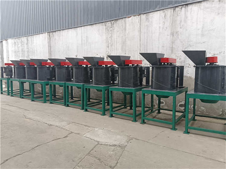 豬牛雞糞、秸稈、污泥硬物料處理設(shè)備立式粉碎機