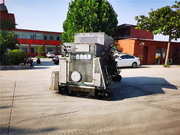 新型全液壓無人駕駛發(fā)酵有機肥設備履帶翻拋機生產(chǎn)完成