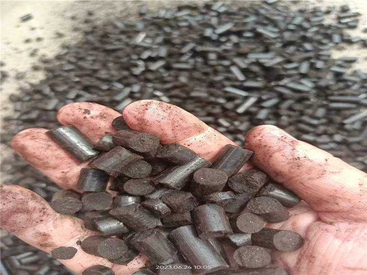 有機肥干法制粒設備,雞糞牛糞平模擠壓造粒機,免烘干顆粒設備