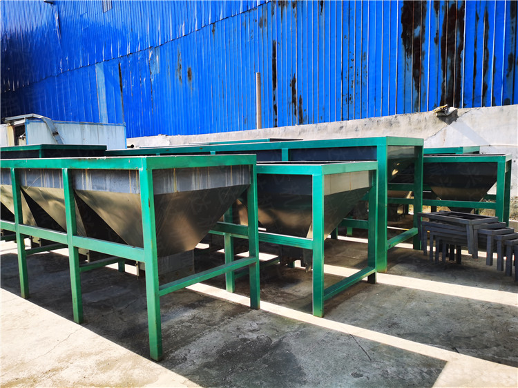 畜禽糞便有機肥自動配料輸送機 顆粒粉狀肥料動態(tài)靜態(tài)配料倉設備