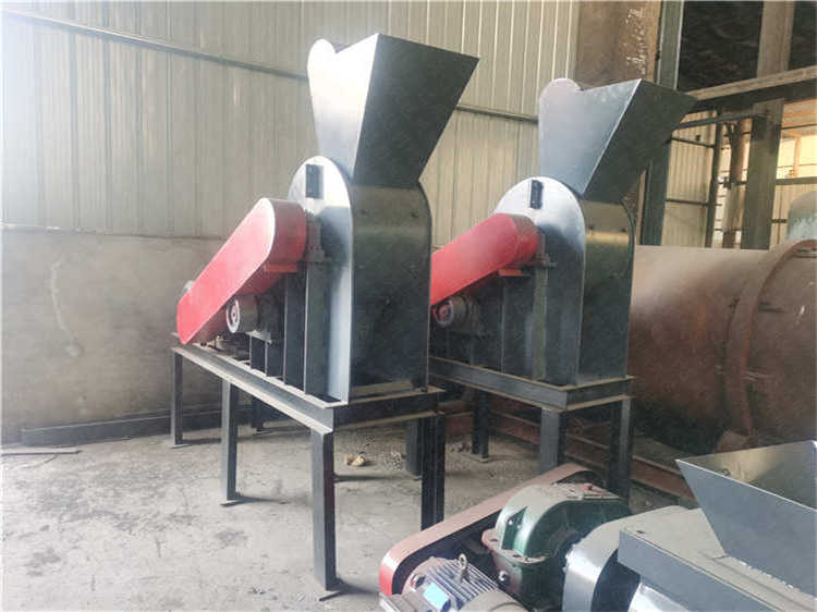 煤渣硬塊物料破碎機(jī) 有機(jī)肥生產(chǎn)線設(shè)備 雙擊立式粉碎機(jī) 畜禽糞便肥料打碎機(jī)