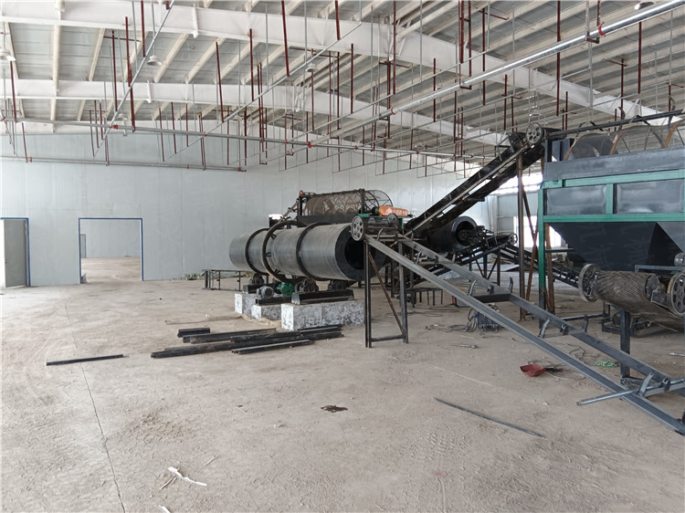 重慶客戶豬糞原料加工生產線設備現場布置